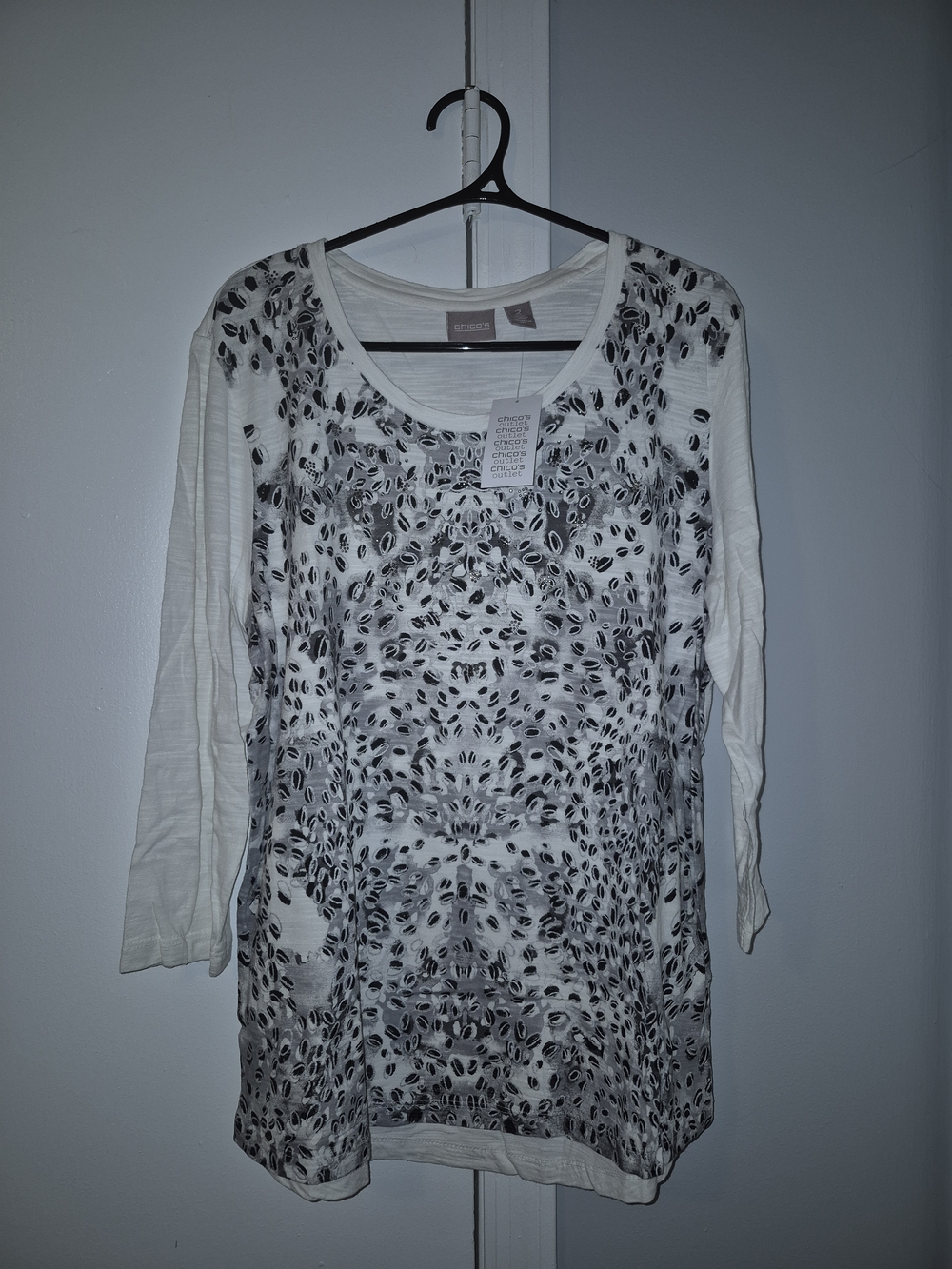 NWT Chico's White & Black Patterned 3/4 Sleeve Top Size 2 (Large)